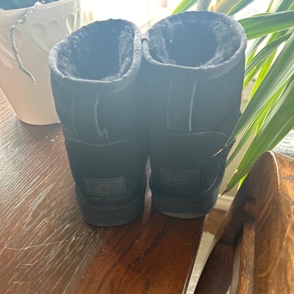 Classic mini uggs - Picture 1 of 3